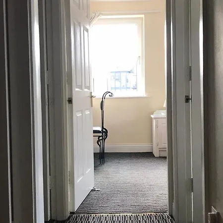 Spanish Arch City Centre Penthouse All Ensuite Holiday home Galway