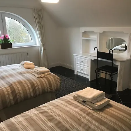 Spanish Arch City Centre Penthouse All Ensuite *
