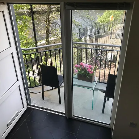 Spanish Arch City Centre Penthouse All Ensuite Holiday home