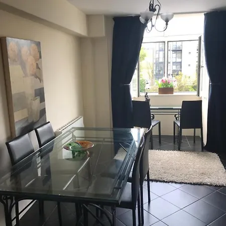 Spanish Arch City Centre Penthouse All Ensuite Holiday home Galway