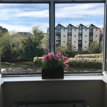 Holiday home Spanish Arch City Centre Penthouse All Ensuite Galway